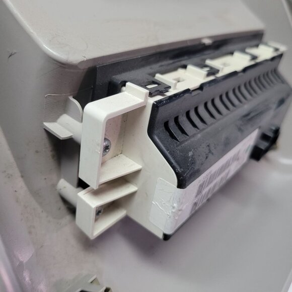 GM Roof Console Air Control Center Dome Light 2007 08 09 10 11 12 13 Tahoe - Picture 6 of 10